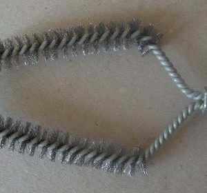 Ovalbürste M10 innen Stahldraht 18 mm